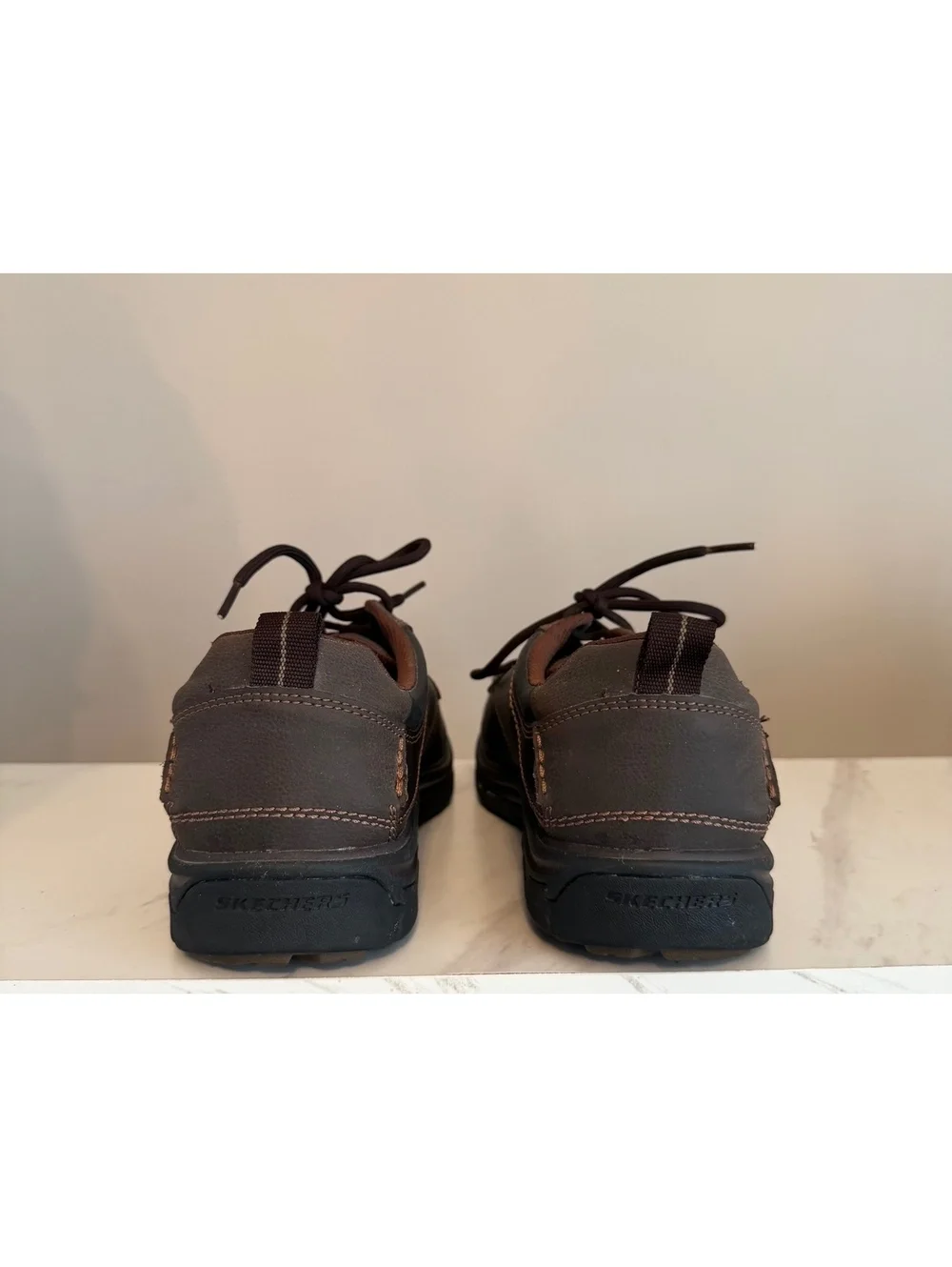 Skechers Men's Size 11 Relaxed Fit Leather Memory Foam Shoes Brown SN 64262